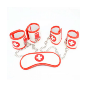 kit BDSM enfermera con esposas y cegadera en blanco y rojo